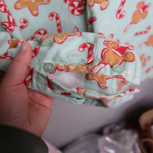 Mickey Disney Parks Christmas Flannel Pajama Top Sweet Treats XL Organic Cotton - Picture 9 of 14